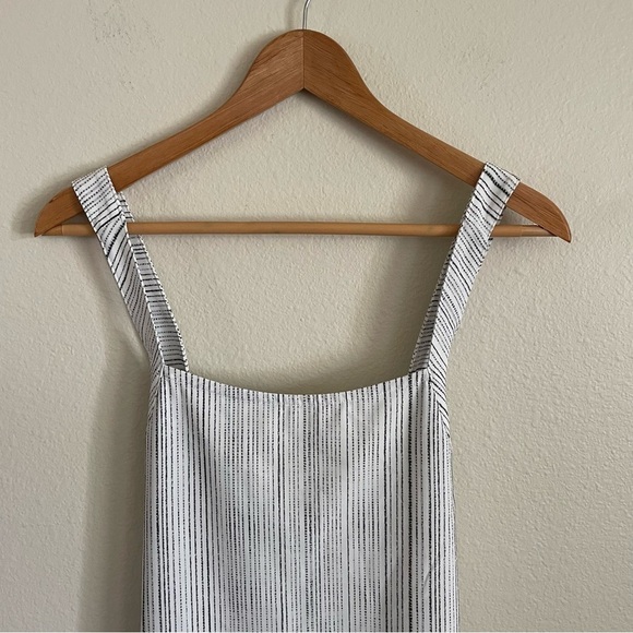 Athleta Arrival Tank Amara Stripe Top White Black Size Medium - Picture 6 of 11